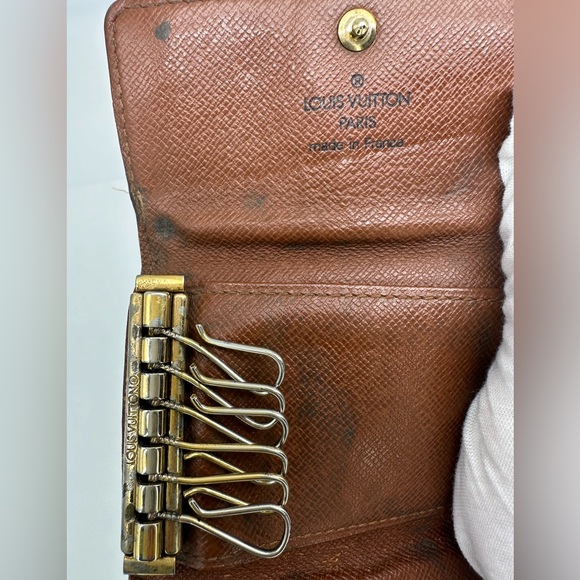 Real Louis Vuitton Monogram 6 Keyholder - Luxury Charm Authentic Leather - Picture 14 of 14